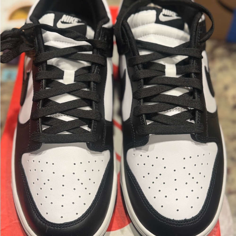 Nike Men's Classic Black and White Sneakers